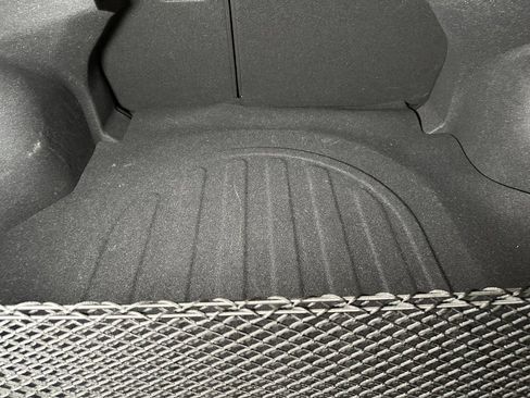 Used 2024 Hyundai Elantra Limited image 21