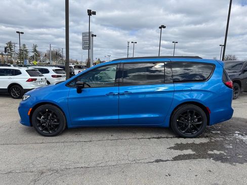 New 2026 Chrysler Pacifica Select FWD image 9