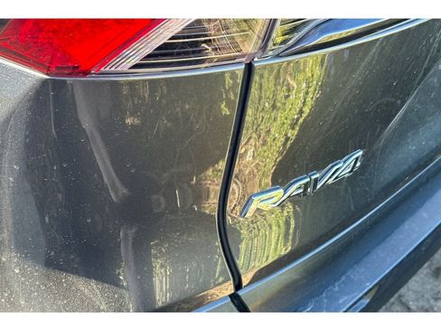 Certified 2021 Toyota RAV4 XLE Premium image 6