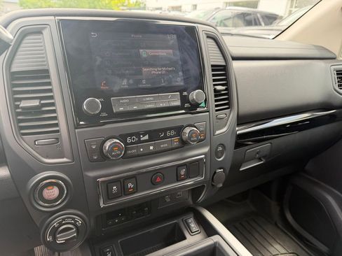 Used 2024 Nissan Titan SV w/ SV Convenience Package AWD/4WD image 12