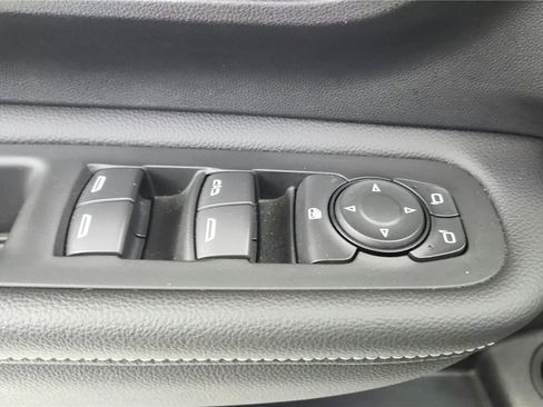 Used 2022 GMC Terrain SLT image 18