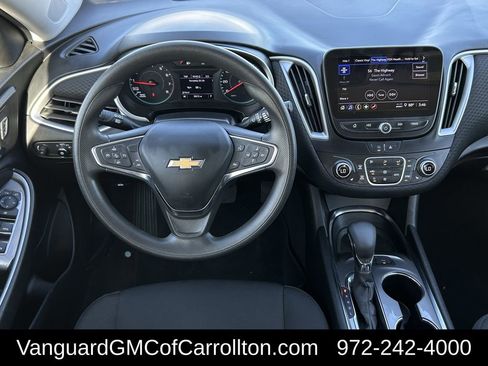 Used 2025 Chevrolet Malibu LT FWD image 11