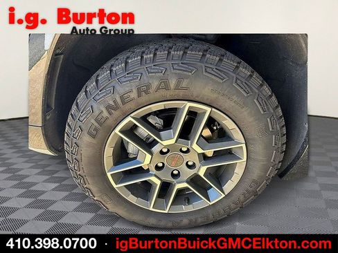 Used 2026 GMC Terrain AT4 w/ Technology Package II AWD/4WD image 4