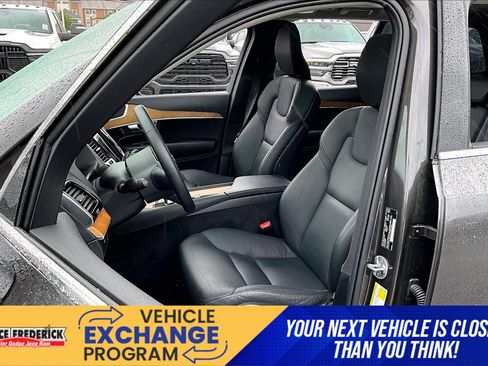 Used 2024 Volvo XC90 B5 Plus AWD/4WD image 21