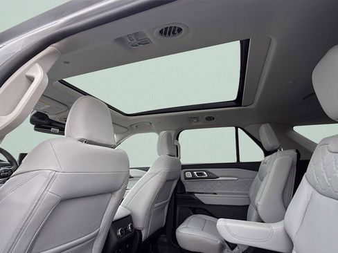 New 2026 Ford Explorer Platinum image 64