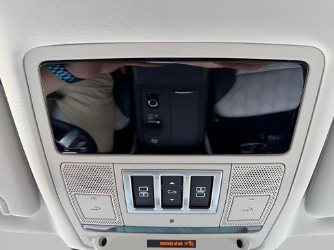 New 2026 Land Rover Discovery Limited Edition AWD/4WD image 27