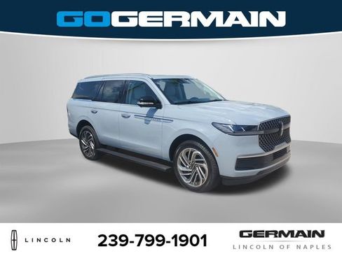 New 2026 Lincoln Navigator Reserve AWD/4WD image 6
