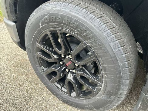 New 2026 GMC Sierra 1500 Elevation w/ Elevation Premium Package AWD/4WD image 40
