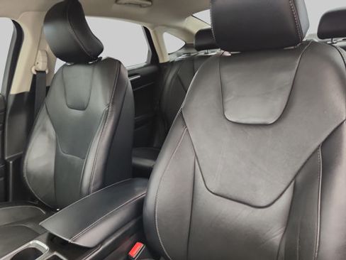 Used 2018 Ford Fusion Titanium AWD/4WD image 9