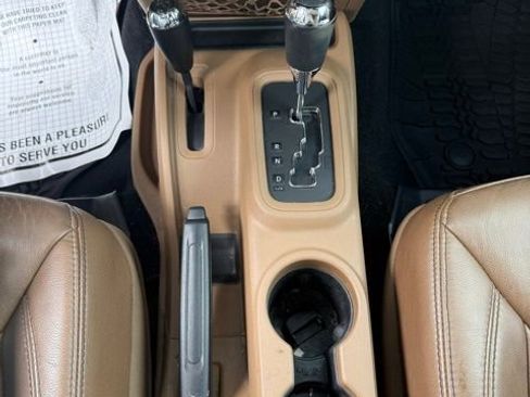 Used 2014 Jeep Wrangler Unlimited Sahara w/ Connectivity Group AWD/4WD image 20