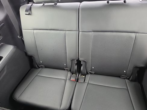 Used 2025 Hyundai Santa Fe SEL FWD image 18