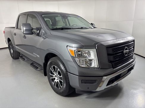 Certified 2024 Nissan Titan SV w/ SV Convenience Package image 2