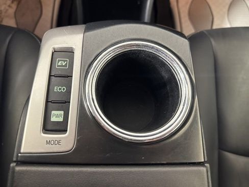 Used 2017 Toyota Prius V Four image 17