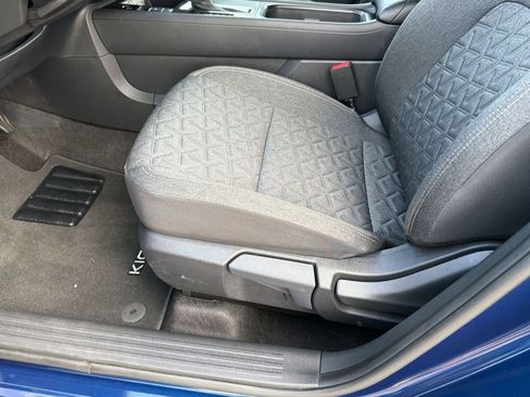 Certified 2025 Nissan Kicks SV FWD image 18