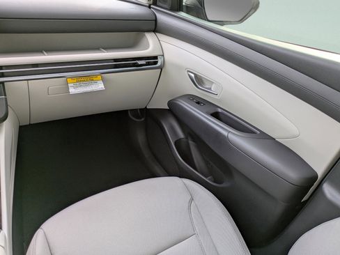 New 2026 Hyundai Tucson SE image 21