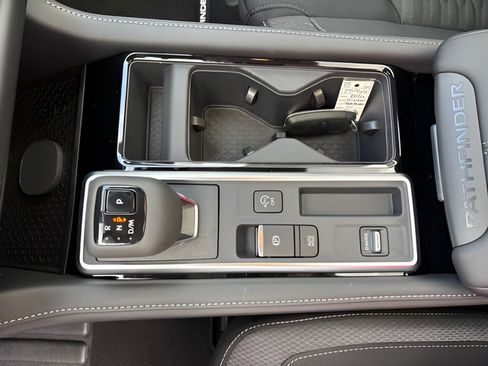 New 2026 Nissan Pathfinder SV w/ SV Premium Package FWD image 34
