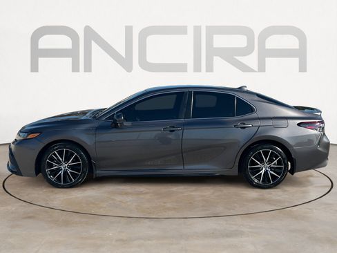Used 2023 Toyota Camry SE FWD image 7