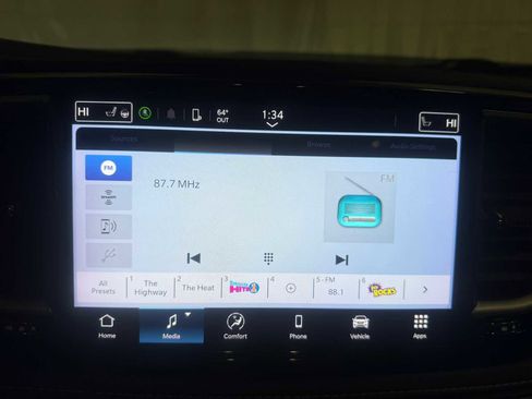 Used 2021 Chrysler Pacifica Touring-L w/ S Appearance Package image 29