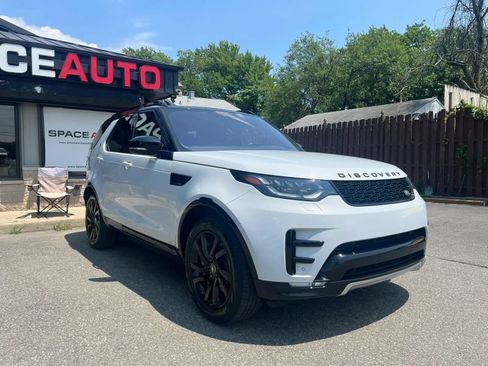 Used 2020 Land Rover Discovery Landmark AWD/4WD image 9