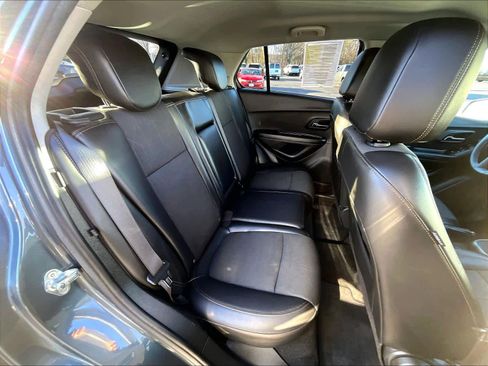 Used 2022 Chevrolet Trax LT image 15