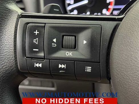 Used 2023 Nissan Rogue SV AWD/4WD image 39