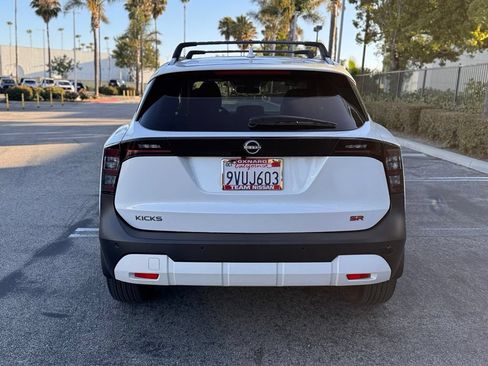 Certified 2025 Nissan Kicks SR FWD image 7