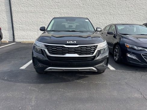 Used 2022 Kia Seltos LX image 2