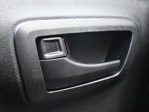 Used 2021 Toyota Tacoma SR5 w/ Trail Edition image 41