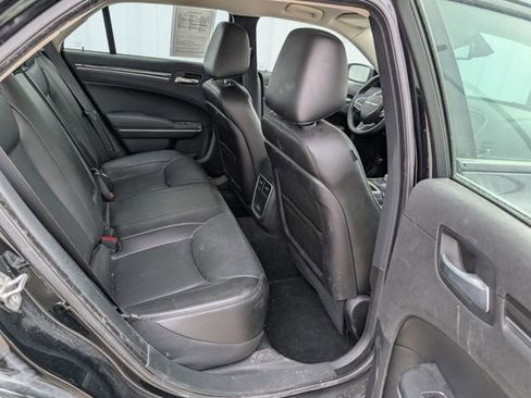 Used 2022 Chrysler 300 Touring L image 17