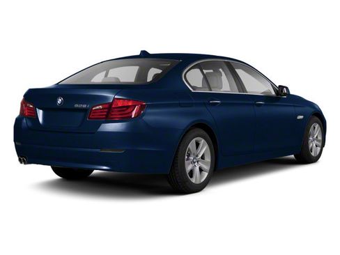 Used 2013 BMW 528i xDrive Sedan AWD/4WD image 2