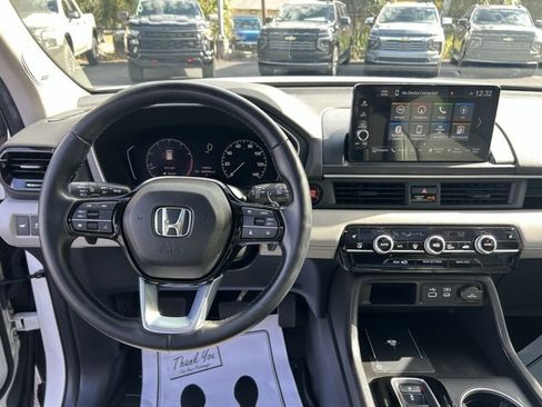 Used 2023 Honda Pilot Touring image 19