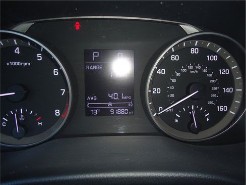 Used 2017 Hyundai Elantra SE FWD image 22