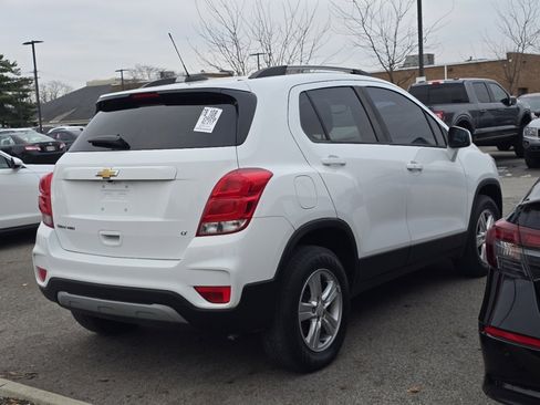 Used 2020 Chevrolet Trax LT w/ LT Convenience Package image 6