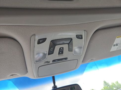 Used 2011 Toyota Sienna XLE w/ Entertainment Pkg FWD image 21