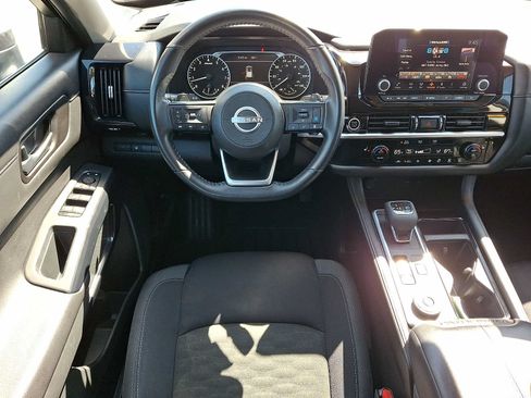 Used 2024 Nissan Pathfinder SV AWD/4WD image 13