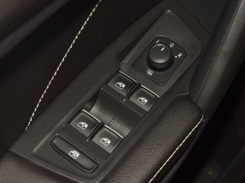 Used 2023 Volkswagen Tiguan SE R-Line AWD/4WD image 43