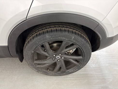 Used 2019 Volvo XC40 T5 R-Design AWD/4WD image 11