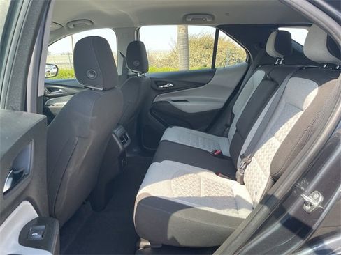 Used 2022 Chevrolet Equinox LS image 24