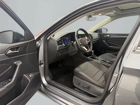 Used 2024 Volkswagen Jetta SE FWD image 9