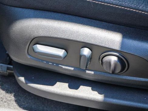 Used 2023 Chevrolet Equinox LT image 21