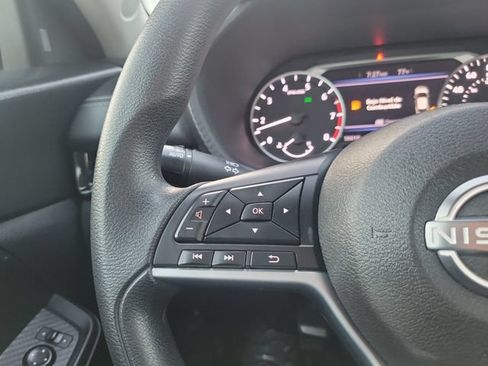 Used 2024 Nissan Sentra SV FWD image 15