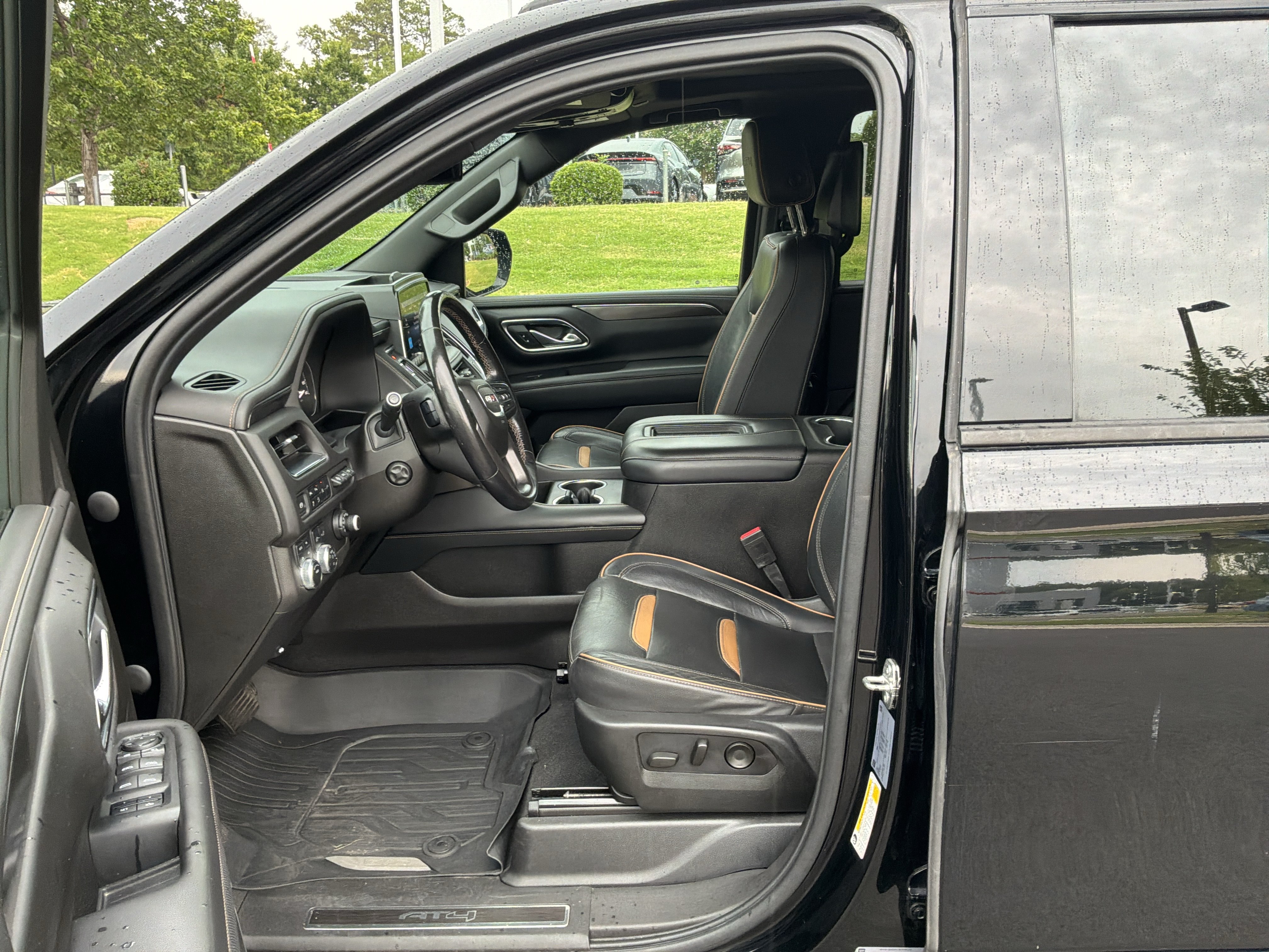 Used 2021 GMC Yukon AT4 w/ AT4 Premium Package AWD/4WD image 16