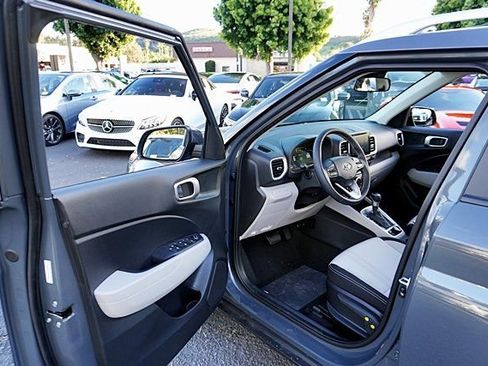 New 2026 Hyundai Venue SEL image 40