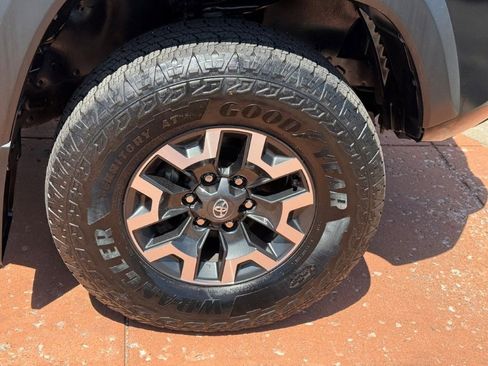 Used 2023 Toyota Tacoma TRD Off-Road AWD/4WD image 9