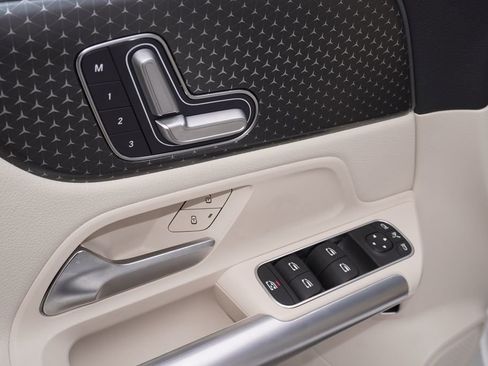 Used 2025 Mercedes-Benz GLA 250 image 14