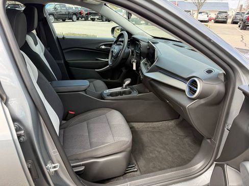 Used 2024 Chevrolet Trax LS image 15