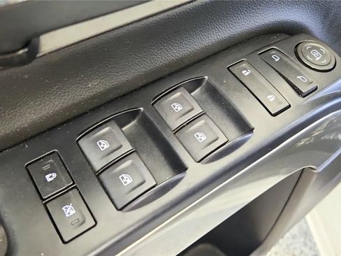 Used 2019 Chevrolet Silverado 1500 LT RWD image 31