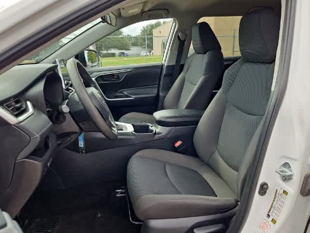 Used 2025 Toyota RAV4 LE AWD/4WD image 14