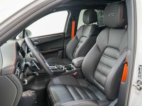 New 2026 Porsche Macan GTS AWD/4WD image 5