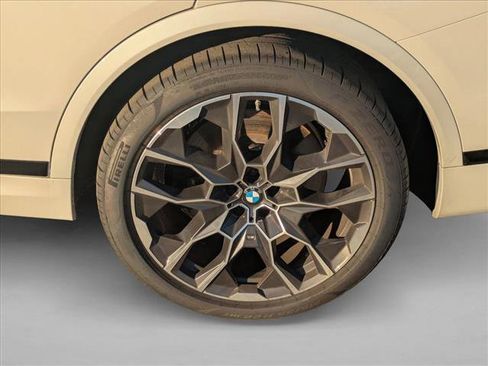 Used 2025 BMW X7 M60i w/ Executive Package image 29